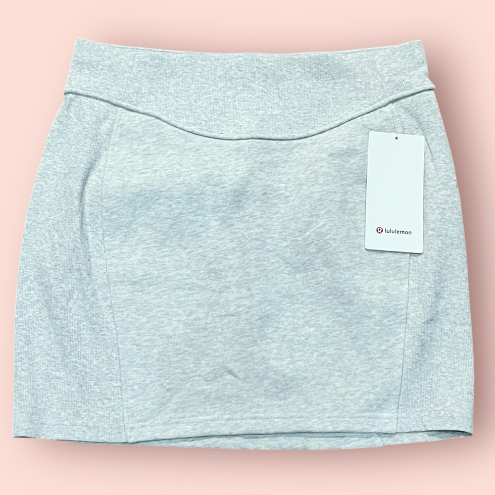 Lululemon Scuba High Rise Mini Skirt (Light Gray)